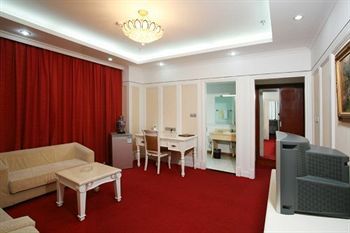 Huijing Holiday Hotel Шанхай Екстериор снимка